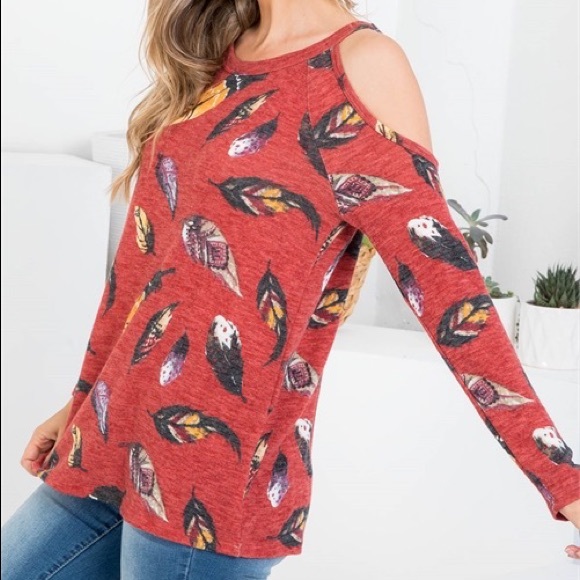 New Junior's Boutique Red feather open shoulder top - Picture 4 of 4